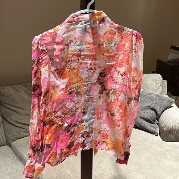 Floral Ruffle Blouse - Picture 2 of 2